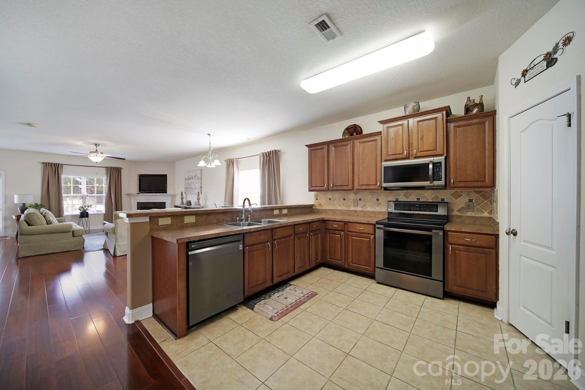 2492 Glyncastle Way Gastonia NC 28056