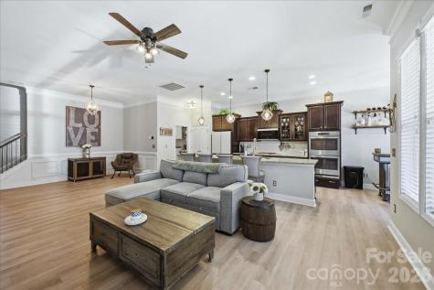 4406 Clos Du Val Road Charlotte NC 28214