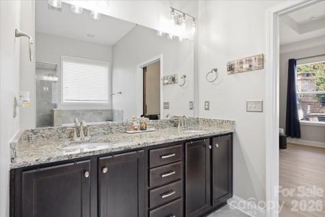 4406 Clos Du Val Road Charlotte NC 28214