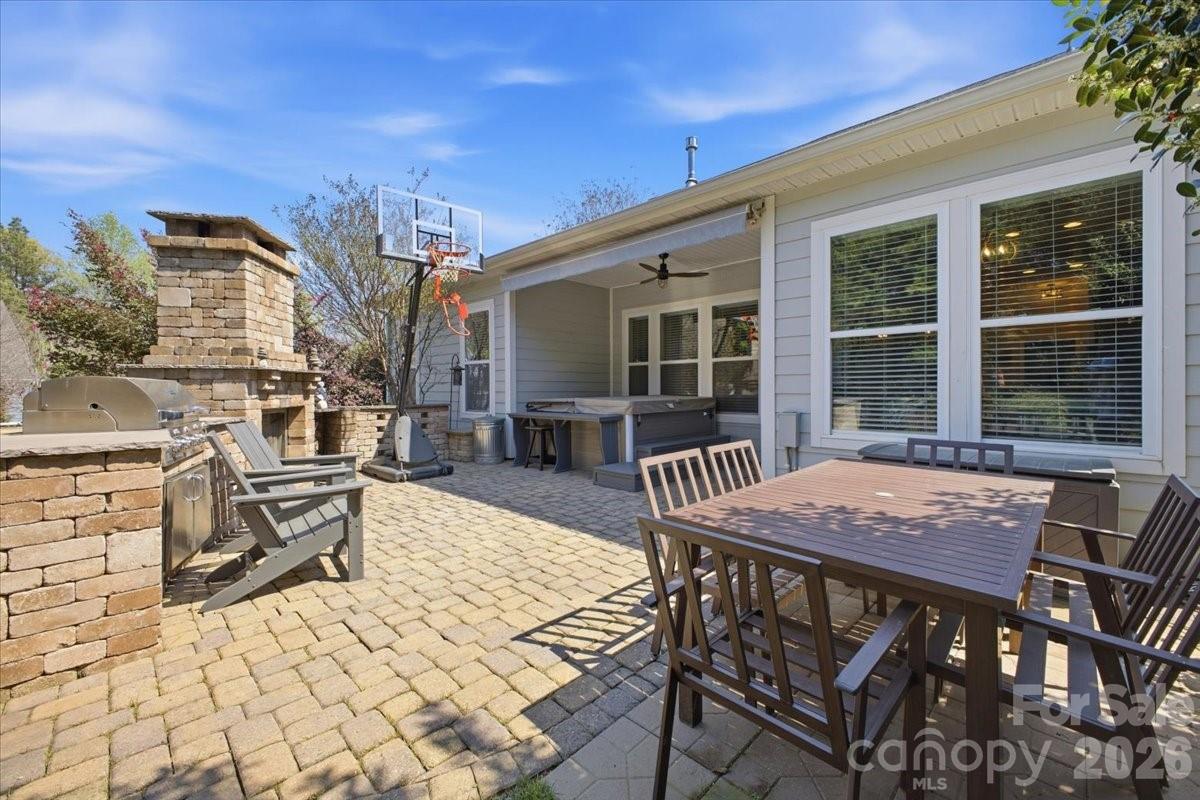 4406 Clos Du Val Road Charlotte NC 28214