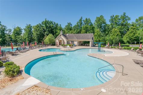 4406 Clos Du Val Road Charlotte NC 28214