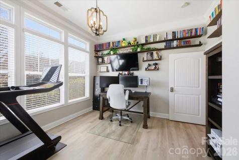 4406 Clos Du Val Road Charlotte NC 28214