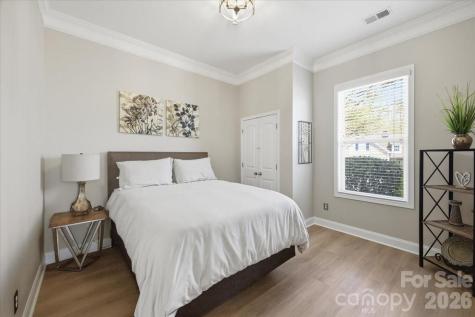 4406 Clos Du Val Road Charlotte NC 28214
