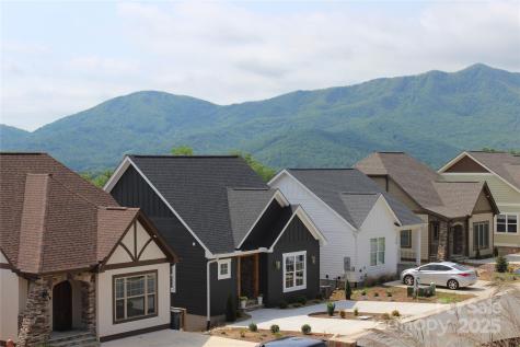 122 Chepstow Place Black Mountain NC 28711