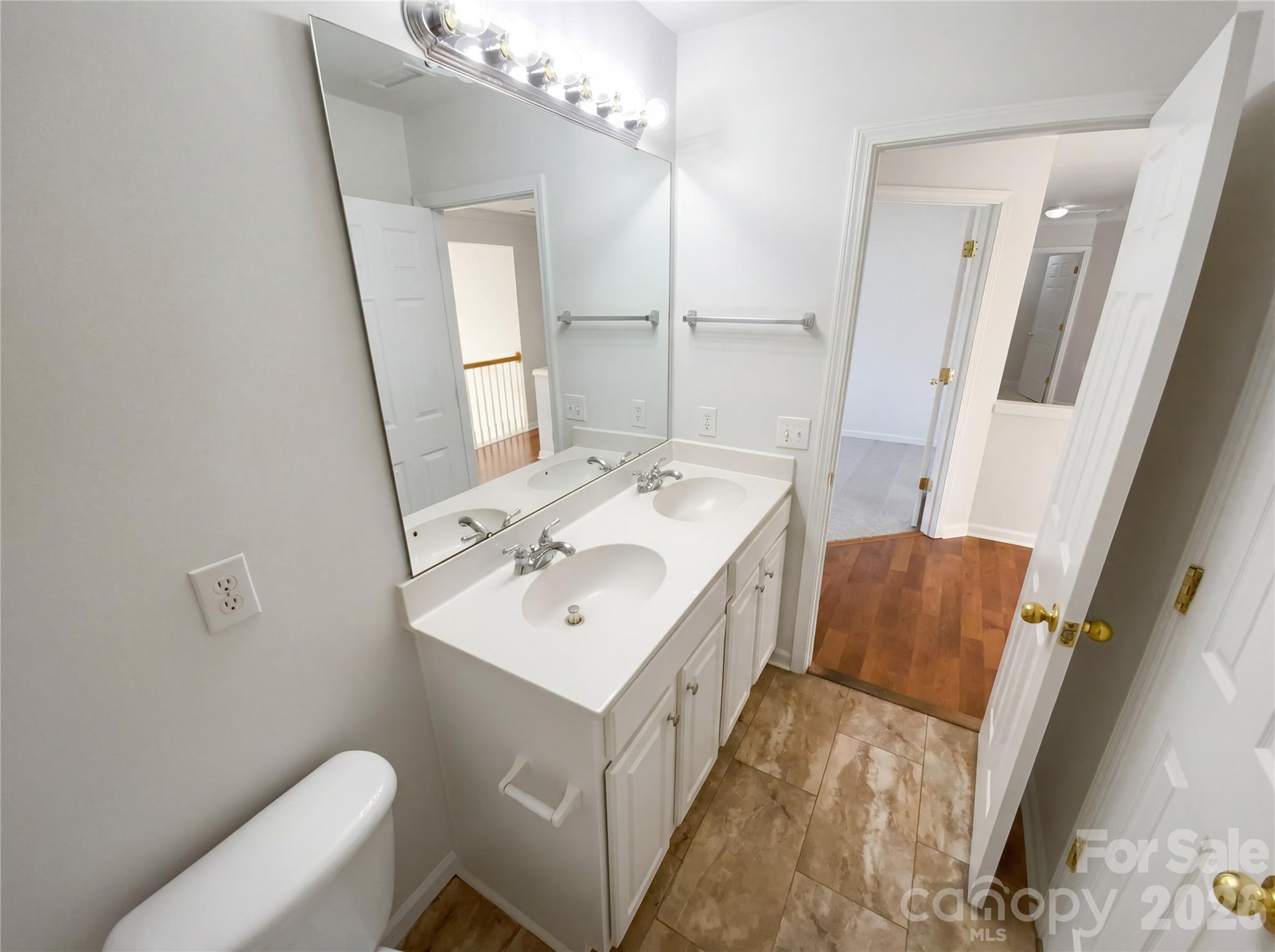 10803 Fountaingrove Drive Charlotte NC 28262