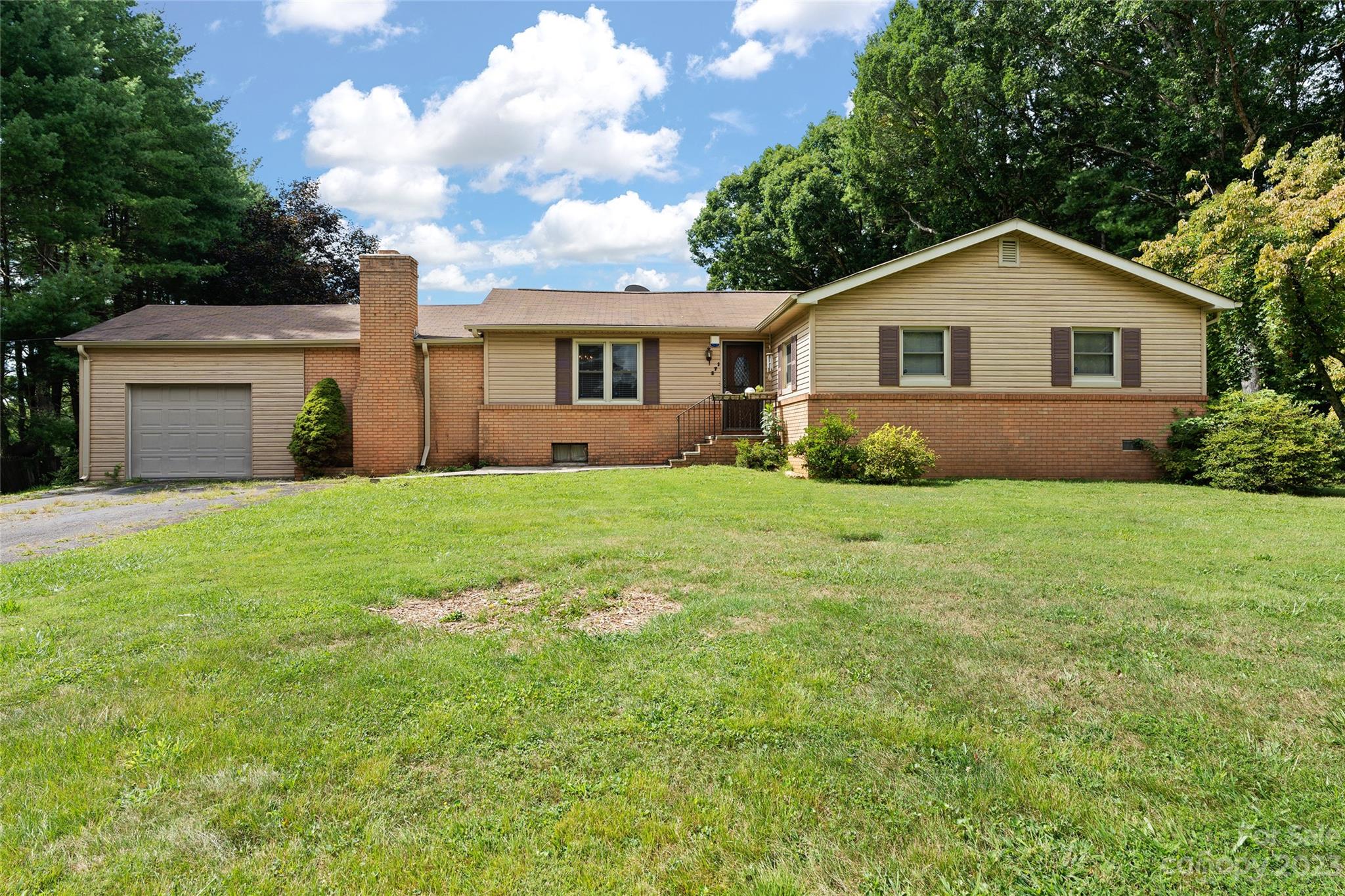 371 Justice Ridge Road Candler NC 28715