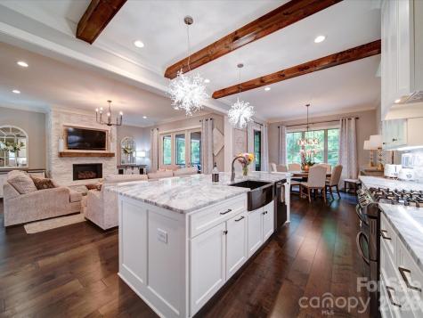 4025 Foxes Trail Cramerton NC 28032