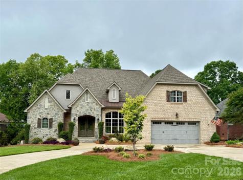 4025 Foxes Trail Cramerton NC 28032