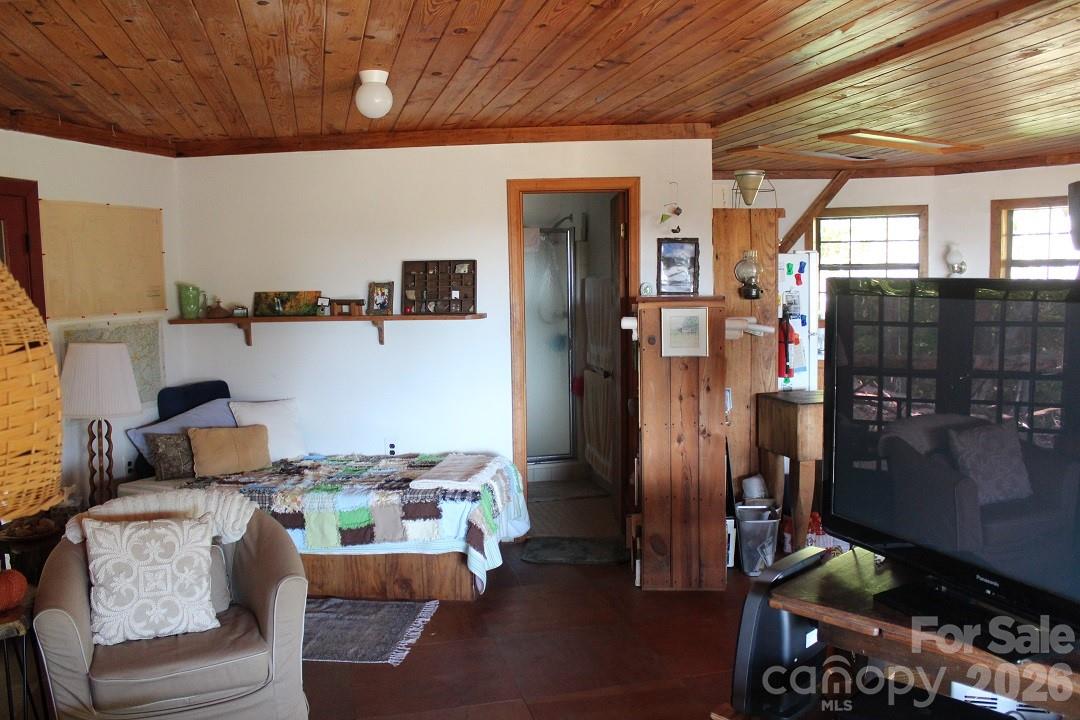 745 Broom Road Tuckasegee NC 28783
