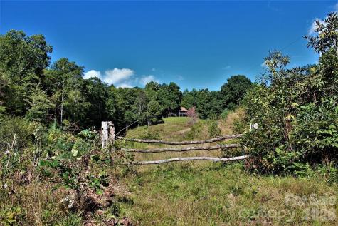 745 Broom Road Tuckasegee NC 28783