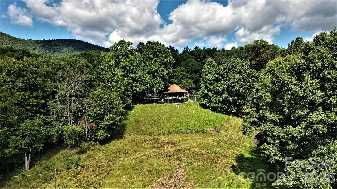 745 Broom Road Tuckasegee NC 28783