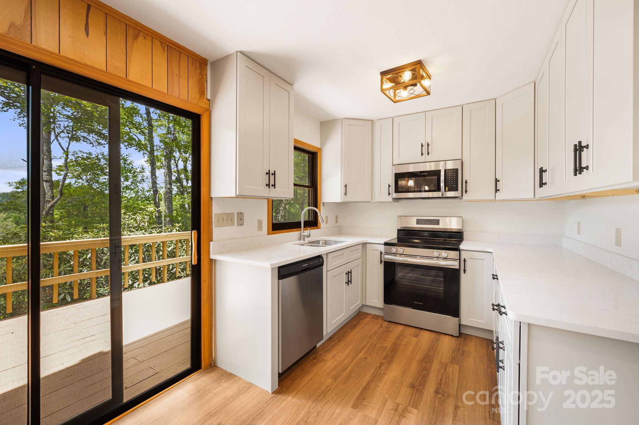 285 Fairway Loop Burnsville NC 28714