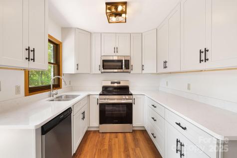 285 Fairway Loop Burnsville NC 28714