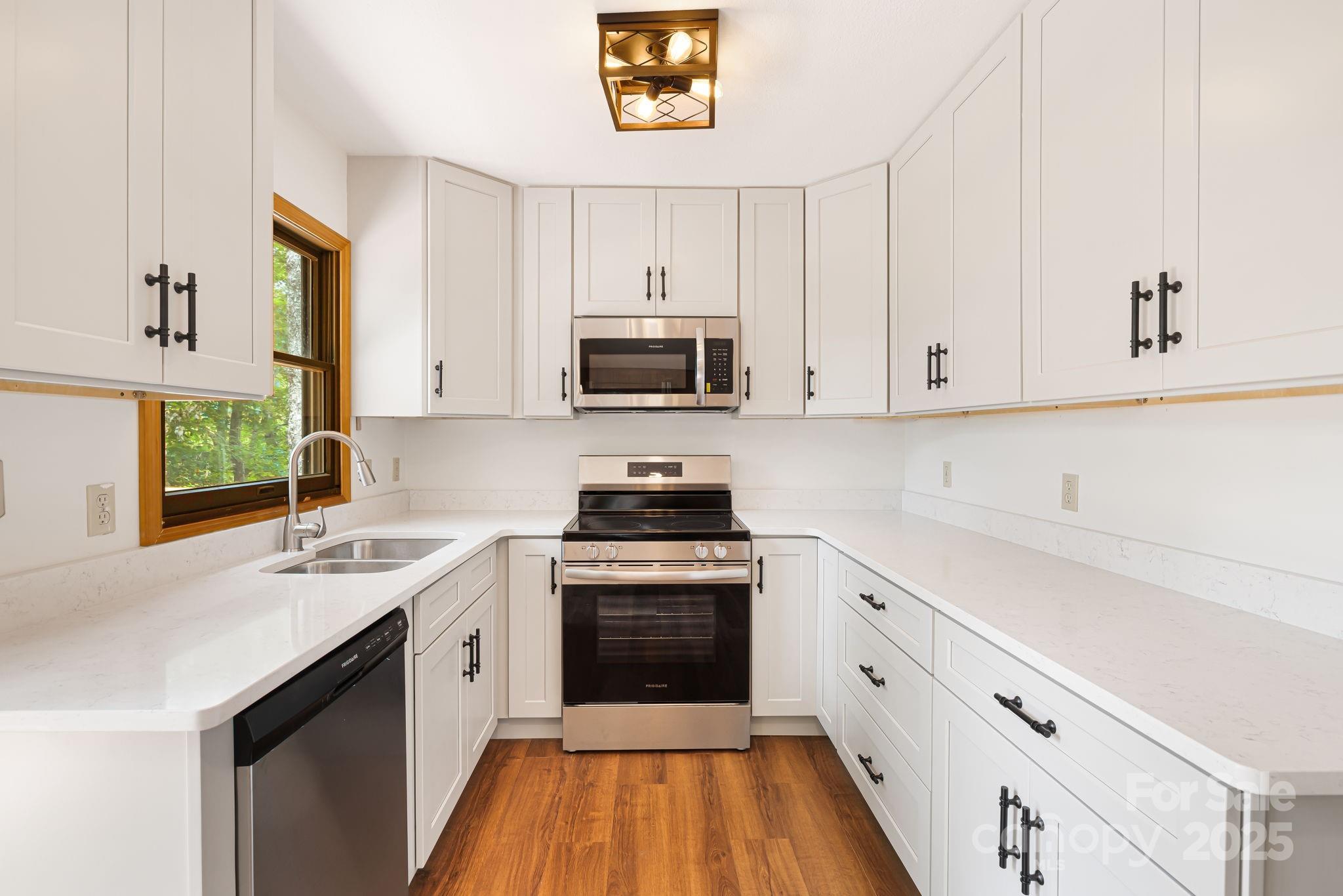 285 Fairway Loop Burnsville NC 28714