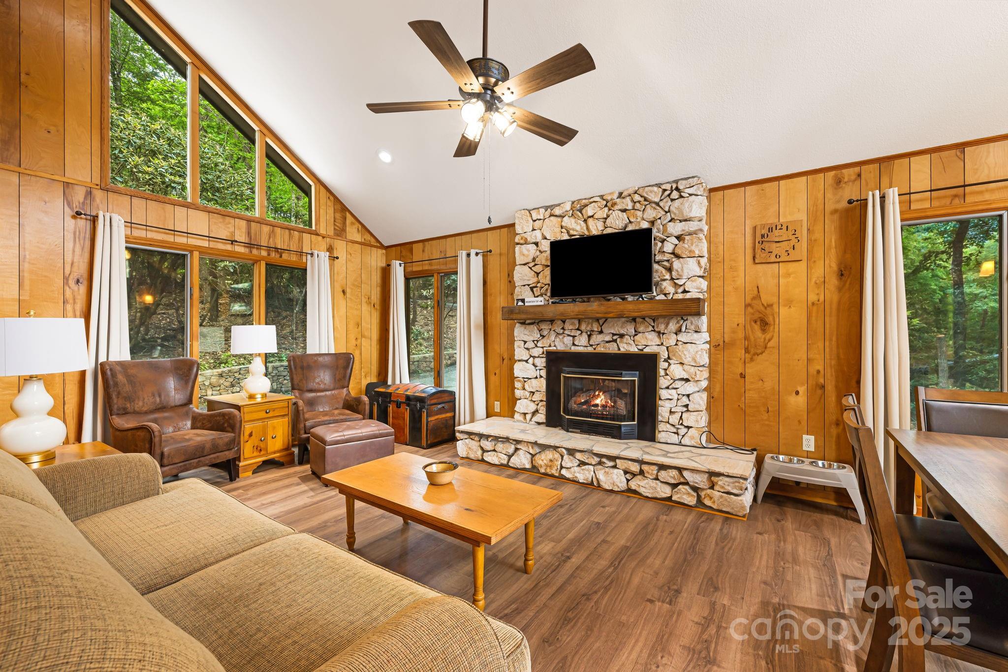 285 Fairway Loop Burnsville NC 28714