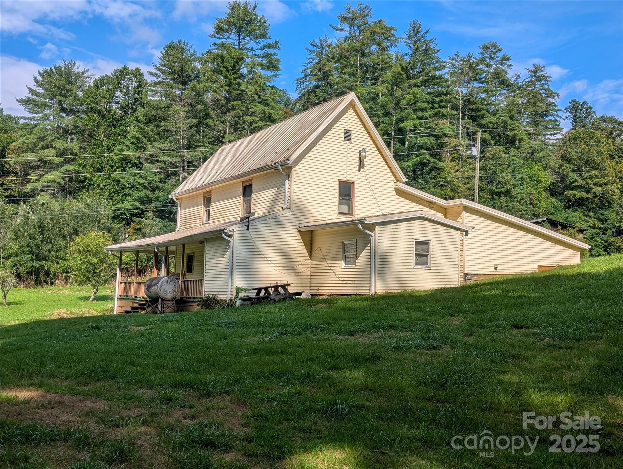 540 Pound Mill Branch Road NE Burnsville NC 28714