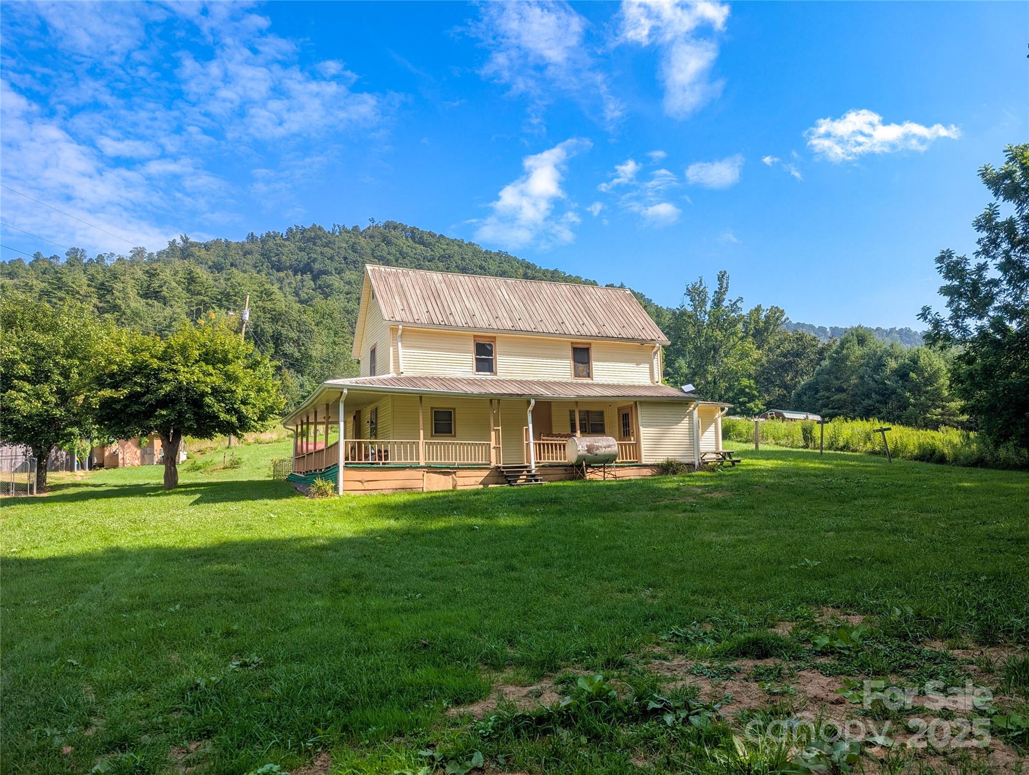 540 Pound Mill Branch Road NE Burnsville NC 28714