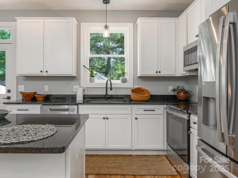 61 Vandalia Avenue Asheville NC 28806