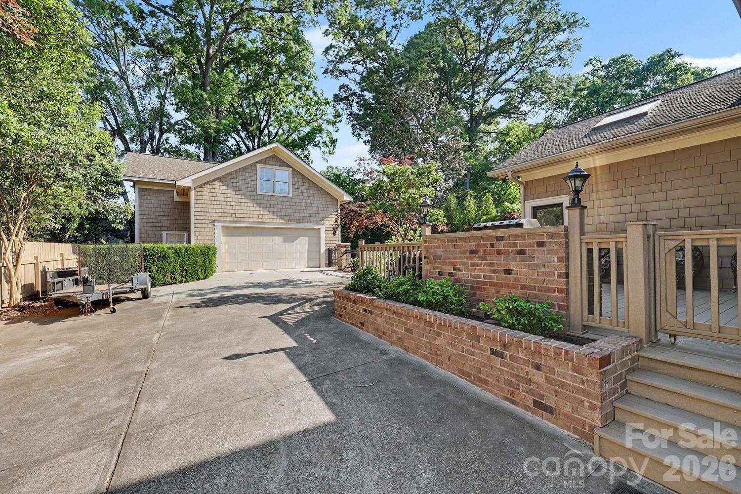 2215 Hassell Place Charlotte NC 28209
