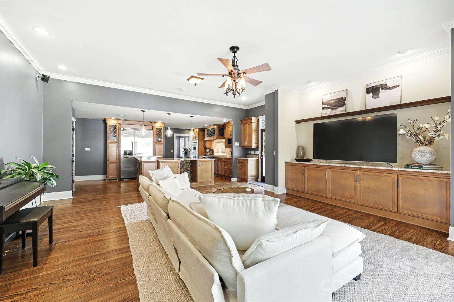2215 Hassell Place Charlotte NC 28209