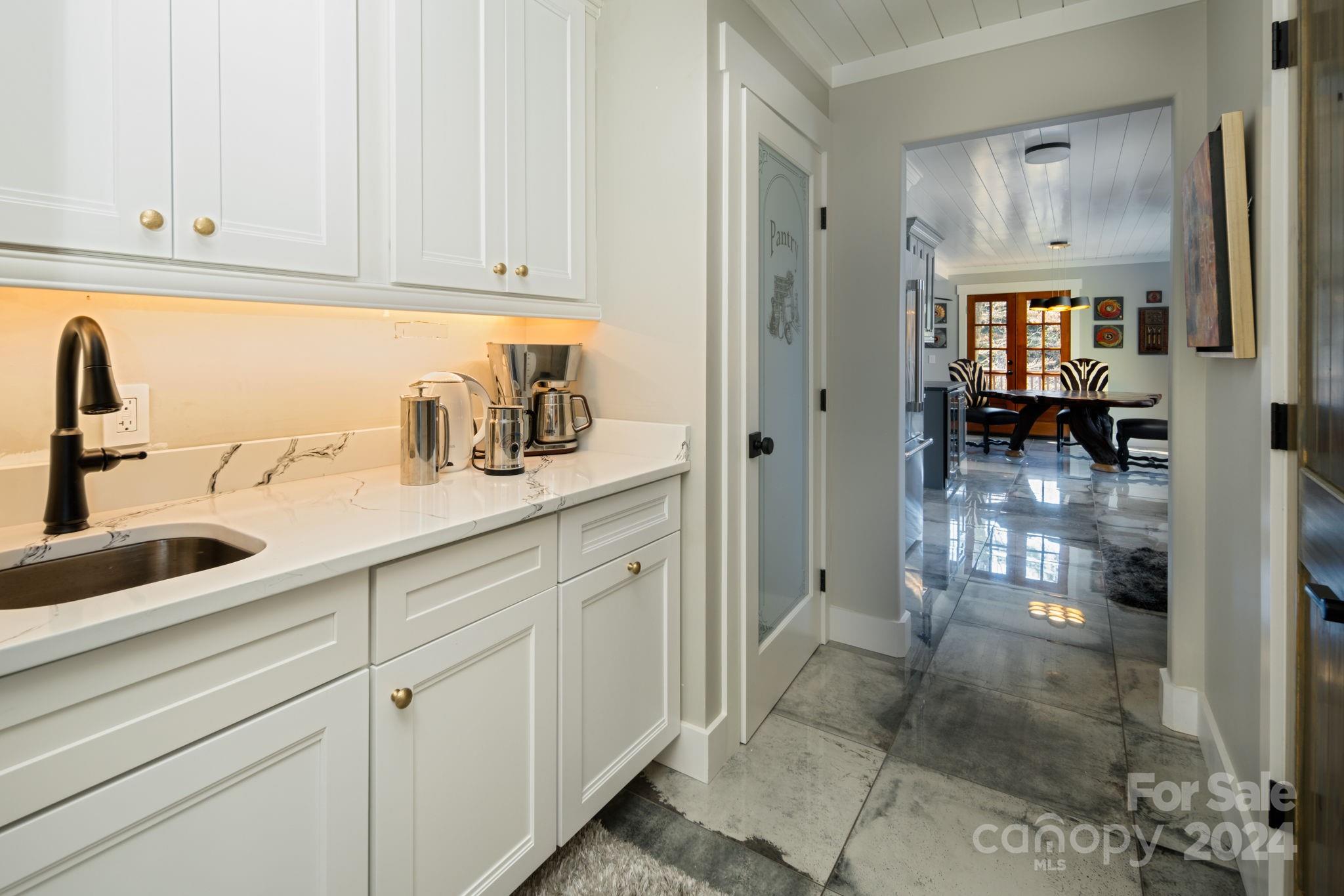 884 Monte Vista Road Candler NC 28715