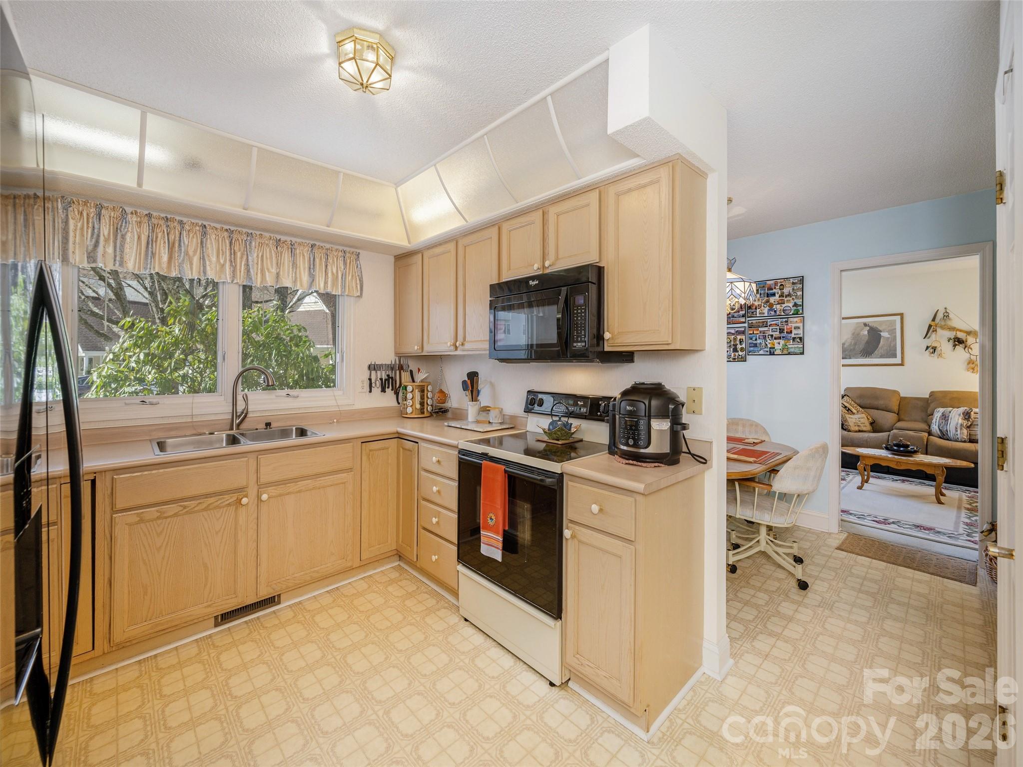 206 Black Oak Lane Hendersonville NC 28791