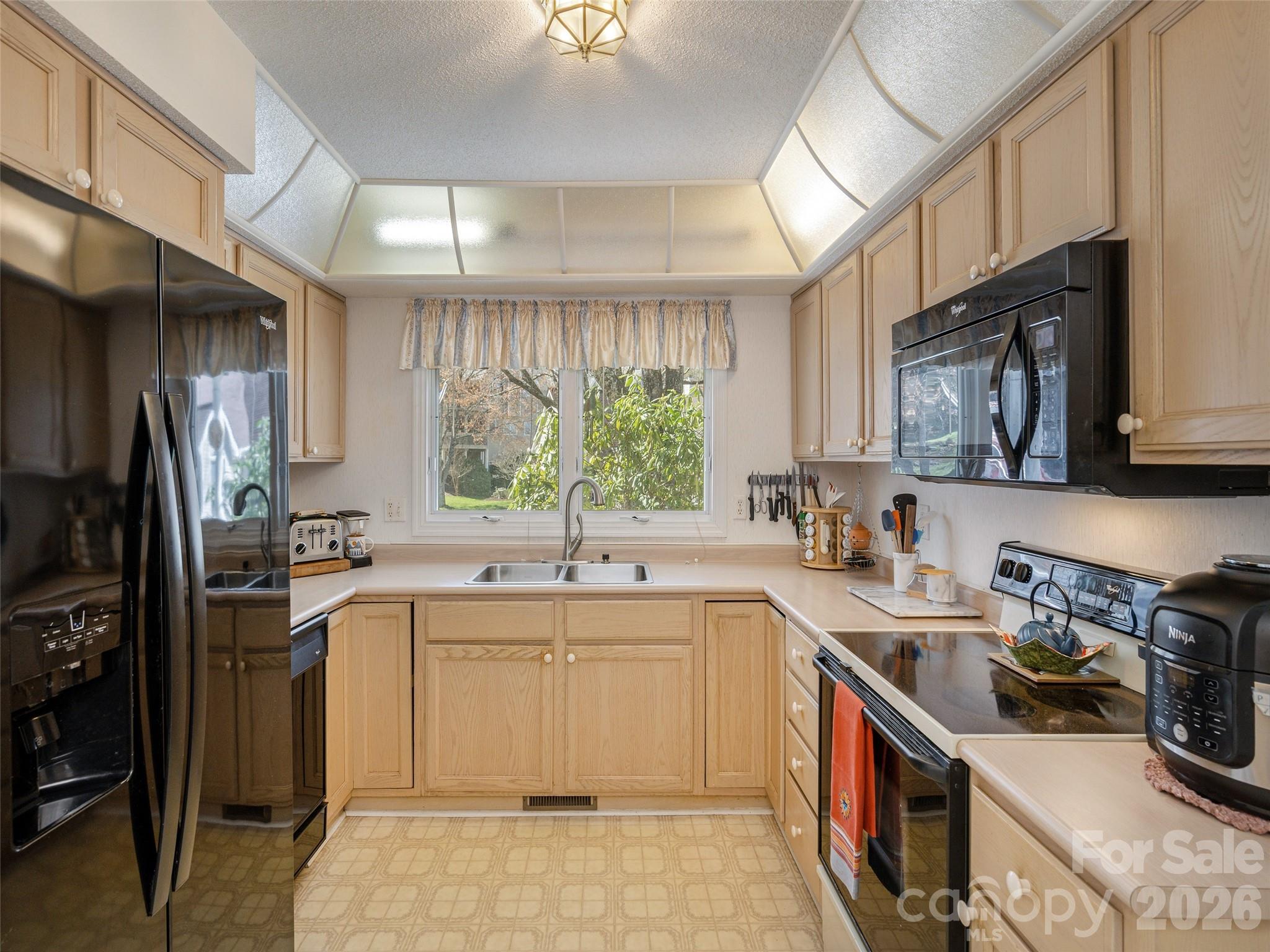206 Black Oak Lane Hendersonville NC 28791