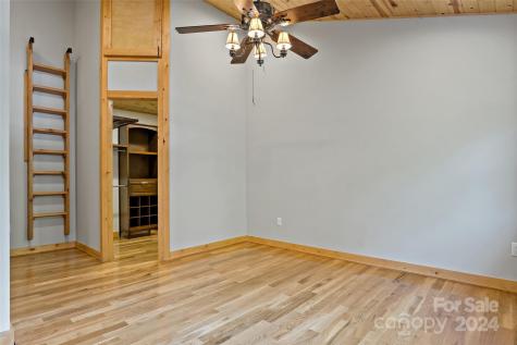 107 5th Street Black Mountain NC 28711