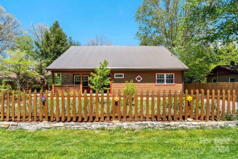 107 5th Street Black Mountain NC 28711