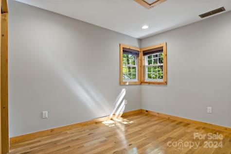 107 5th Street Black Mountain NC 28711