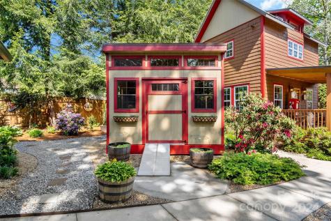 107 5th Street Black Mountain NC 28711