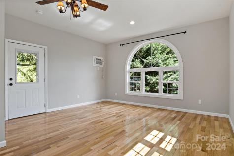 107 5th Street Black Mountain NC 28711