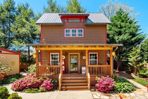 107 5th Street Black Mountain NC 28711