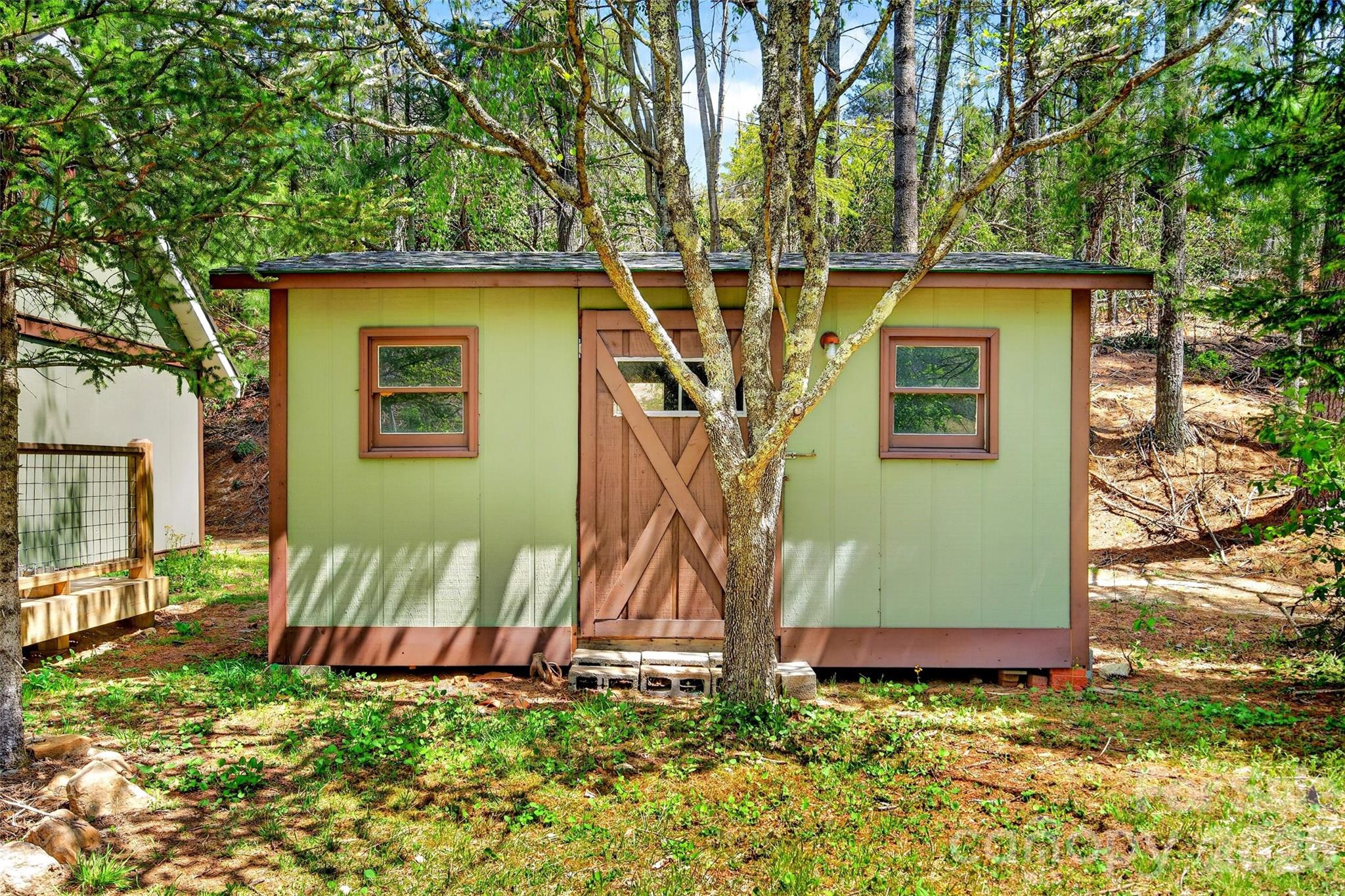 1959 Jackson Town Road Spruce Pine NC 28777