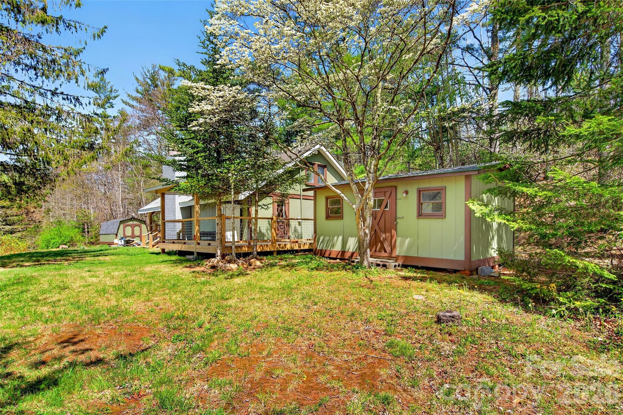 1959 Jackson Town Road Spruce Pine NC 28777