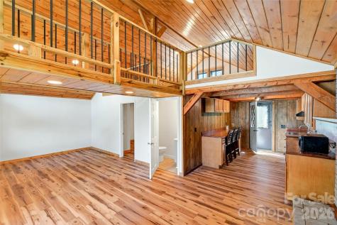 1959 Jackson Town Road Spruce Pine NC 28777