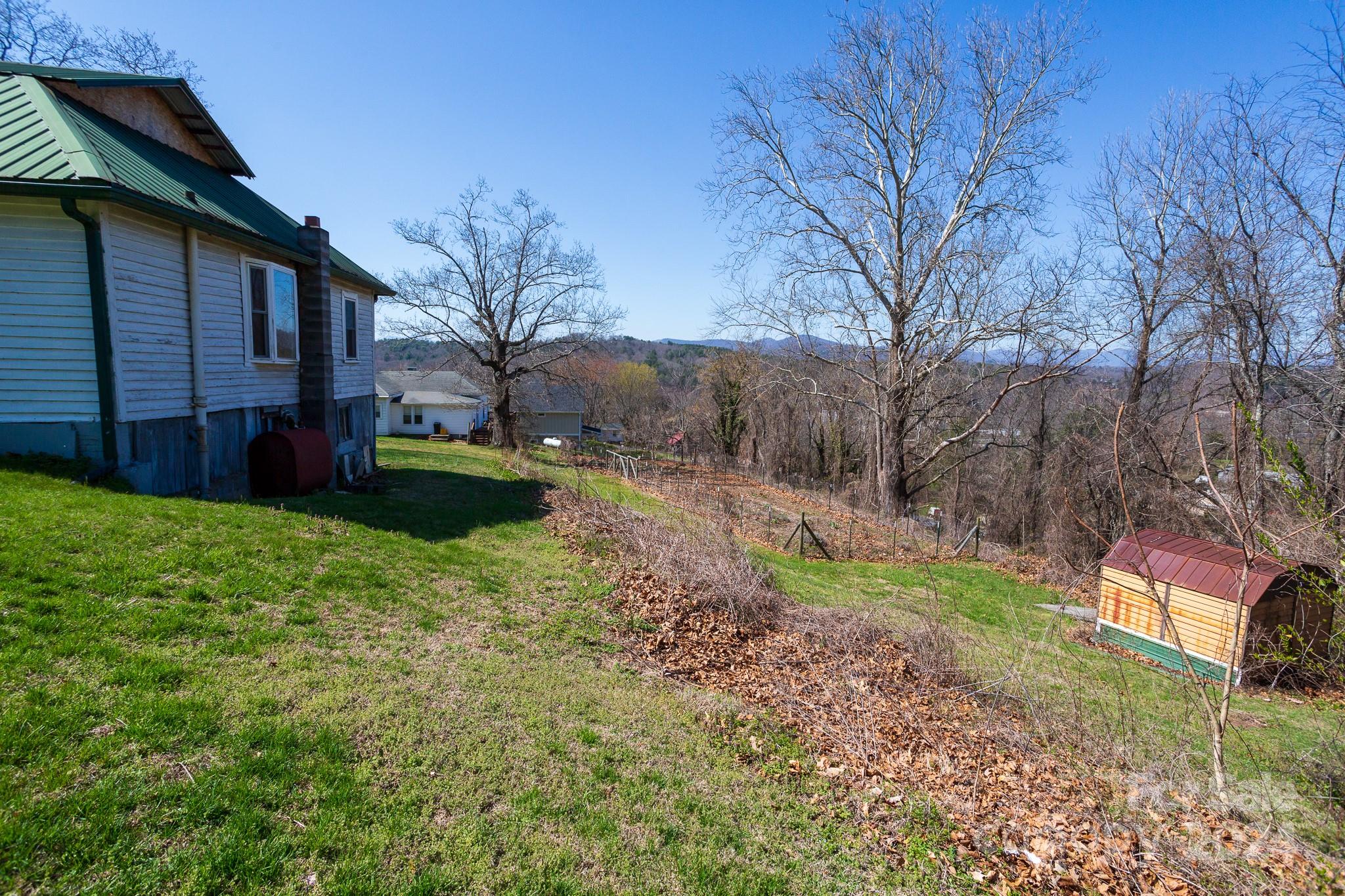60 Chestnut Ridge Avenue Asheville NC 28804