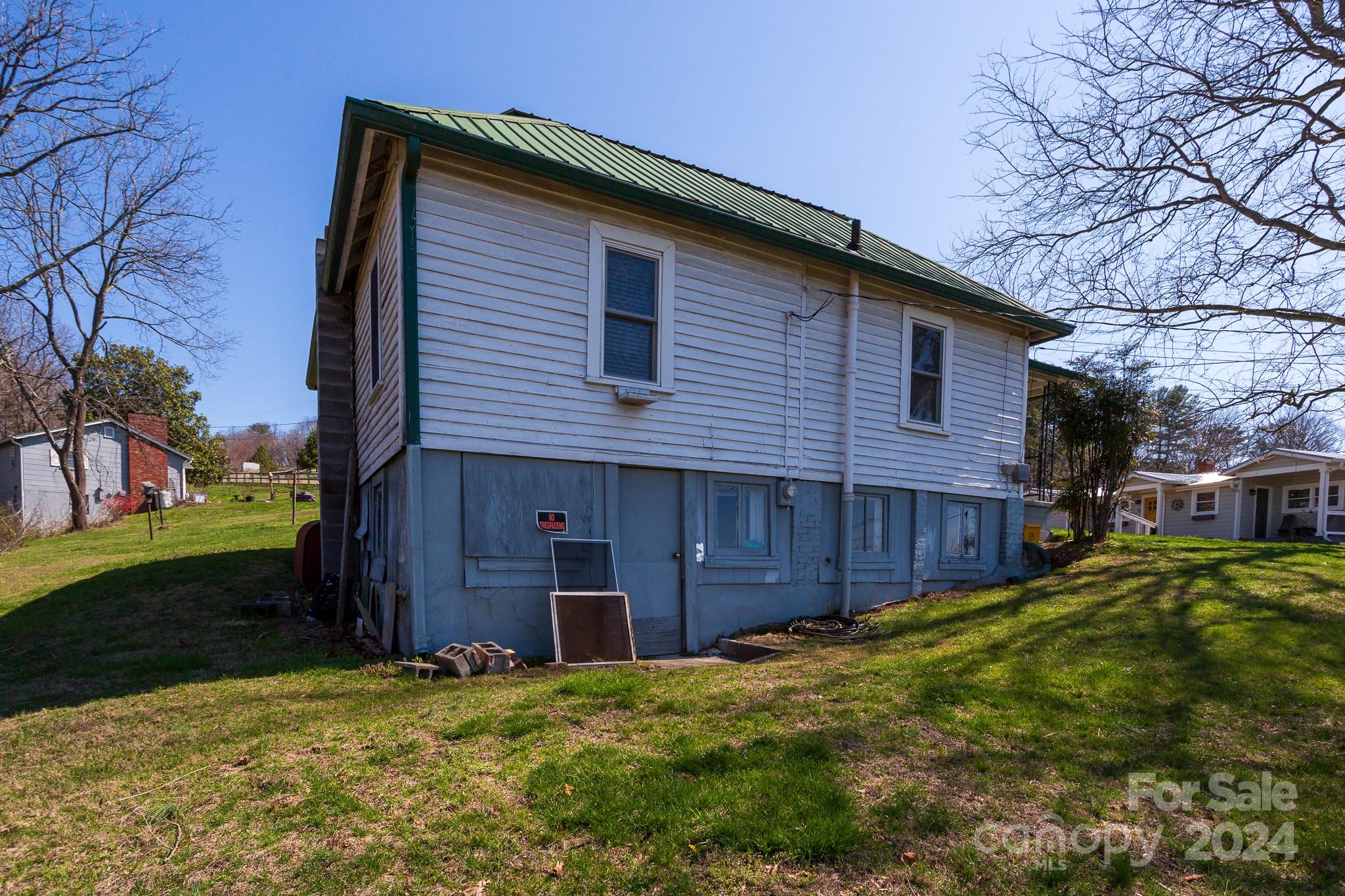 60 Chestnut Ridge Avenue Asheville NC 28804