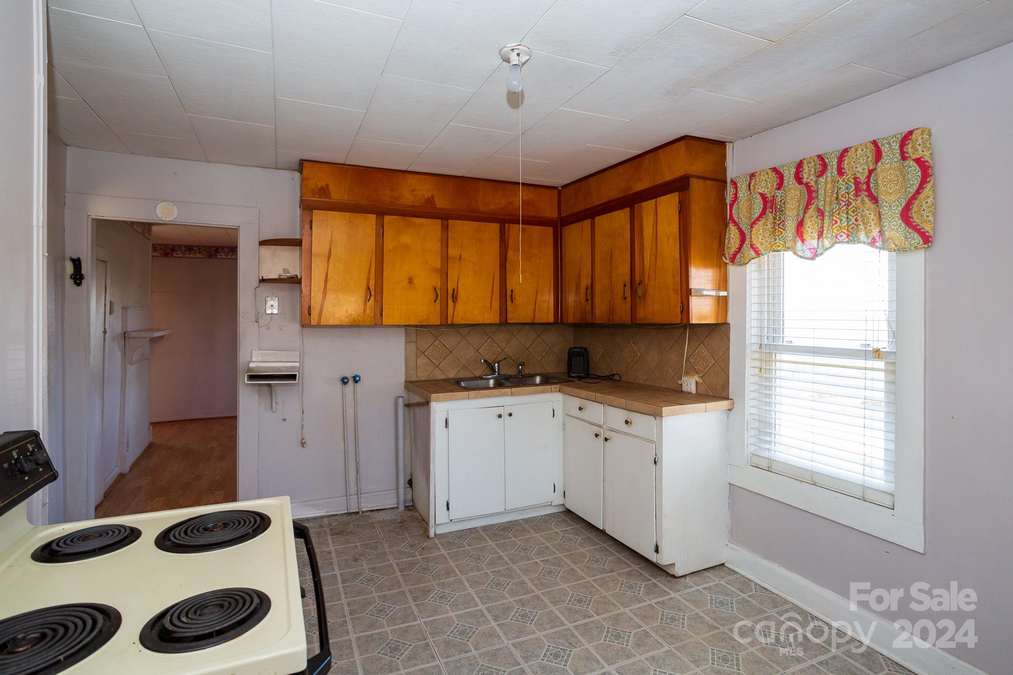 60 Chestnut Ridge Avenue Asheville NC 28804