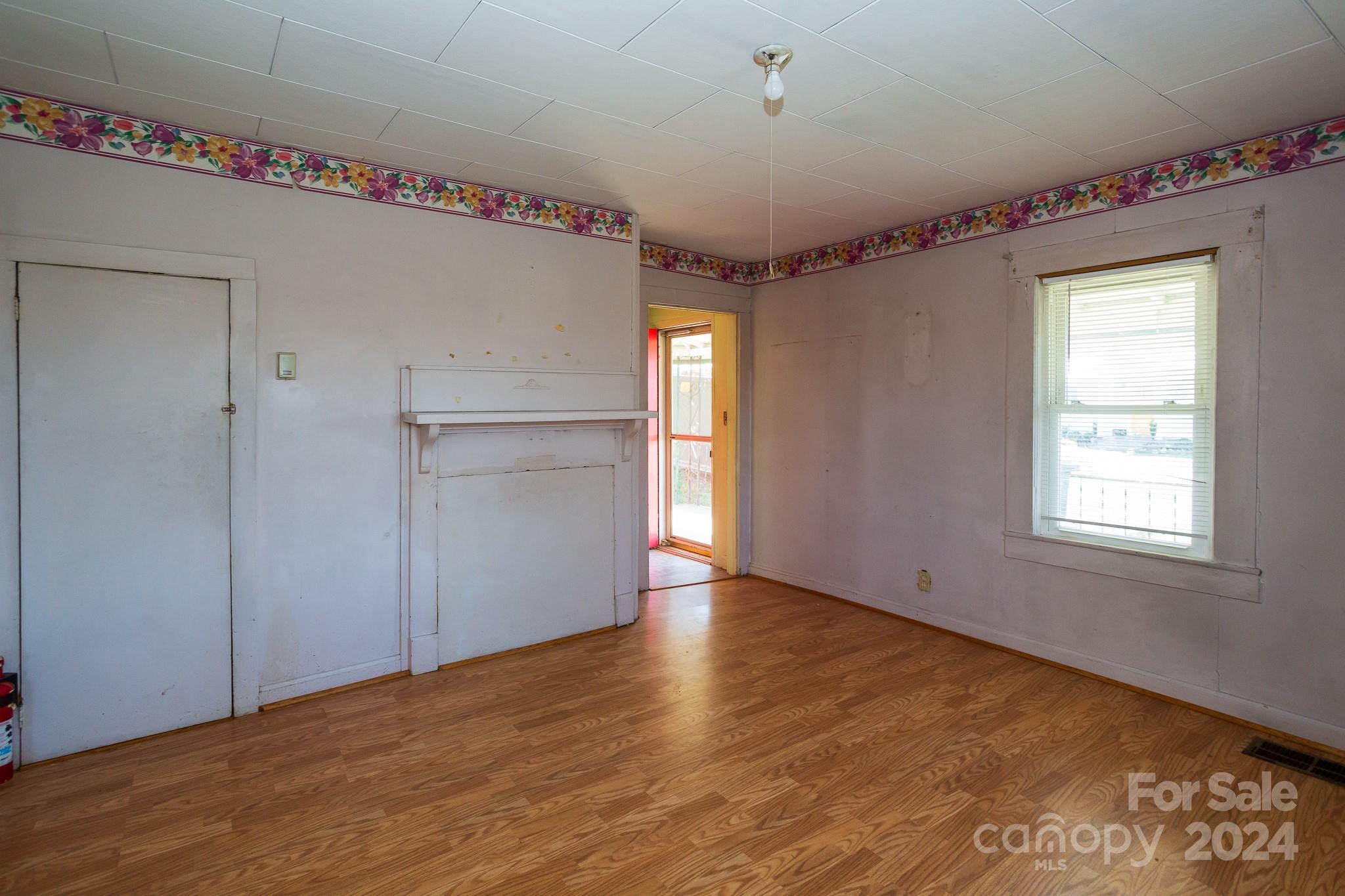 60 Chestnut Ridge Avenue Asheville NC 28804