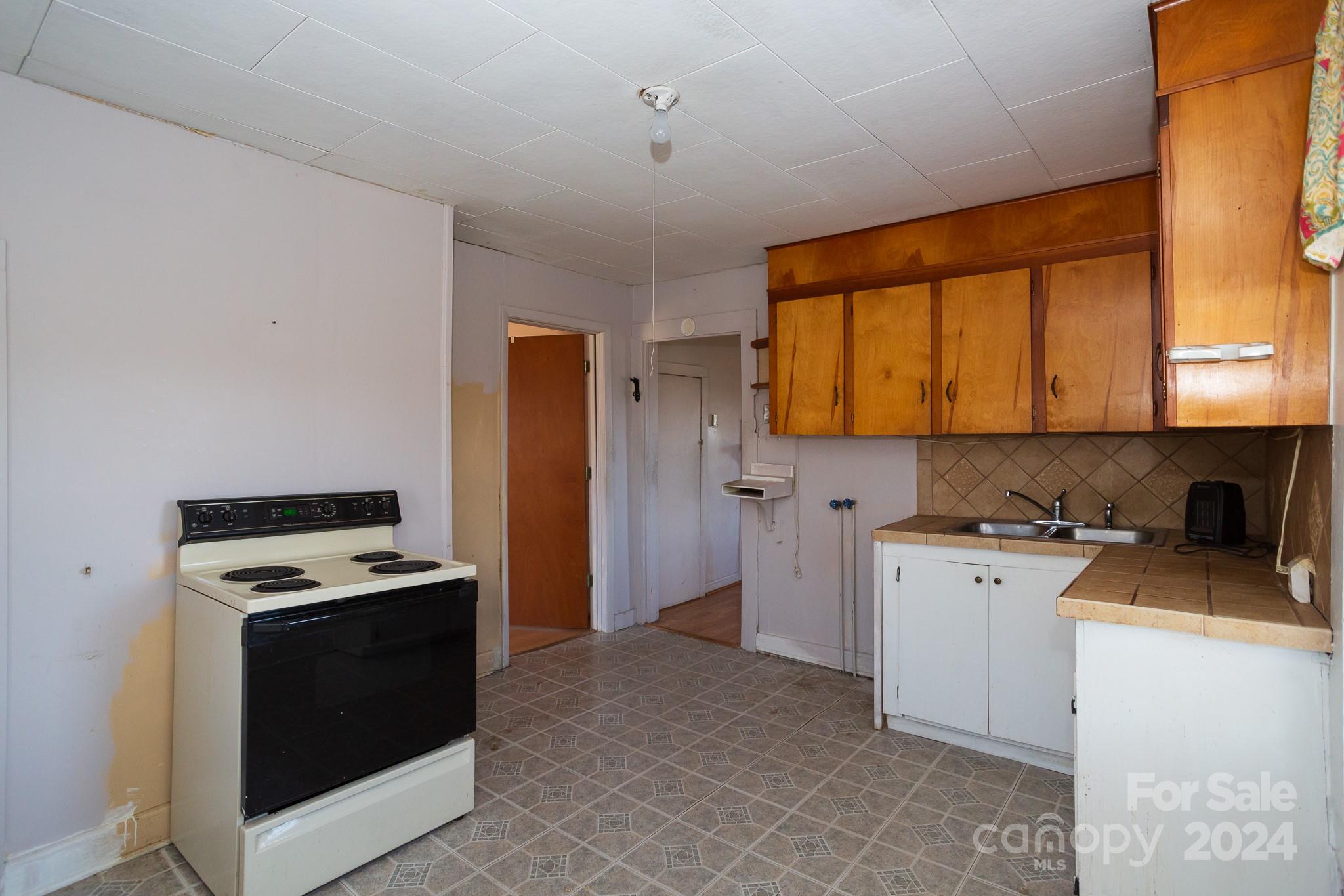 60 Chestnut Ridge Avenue Asheville NC 28804