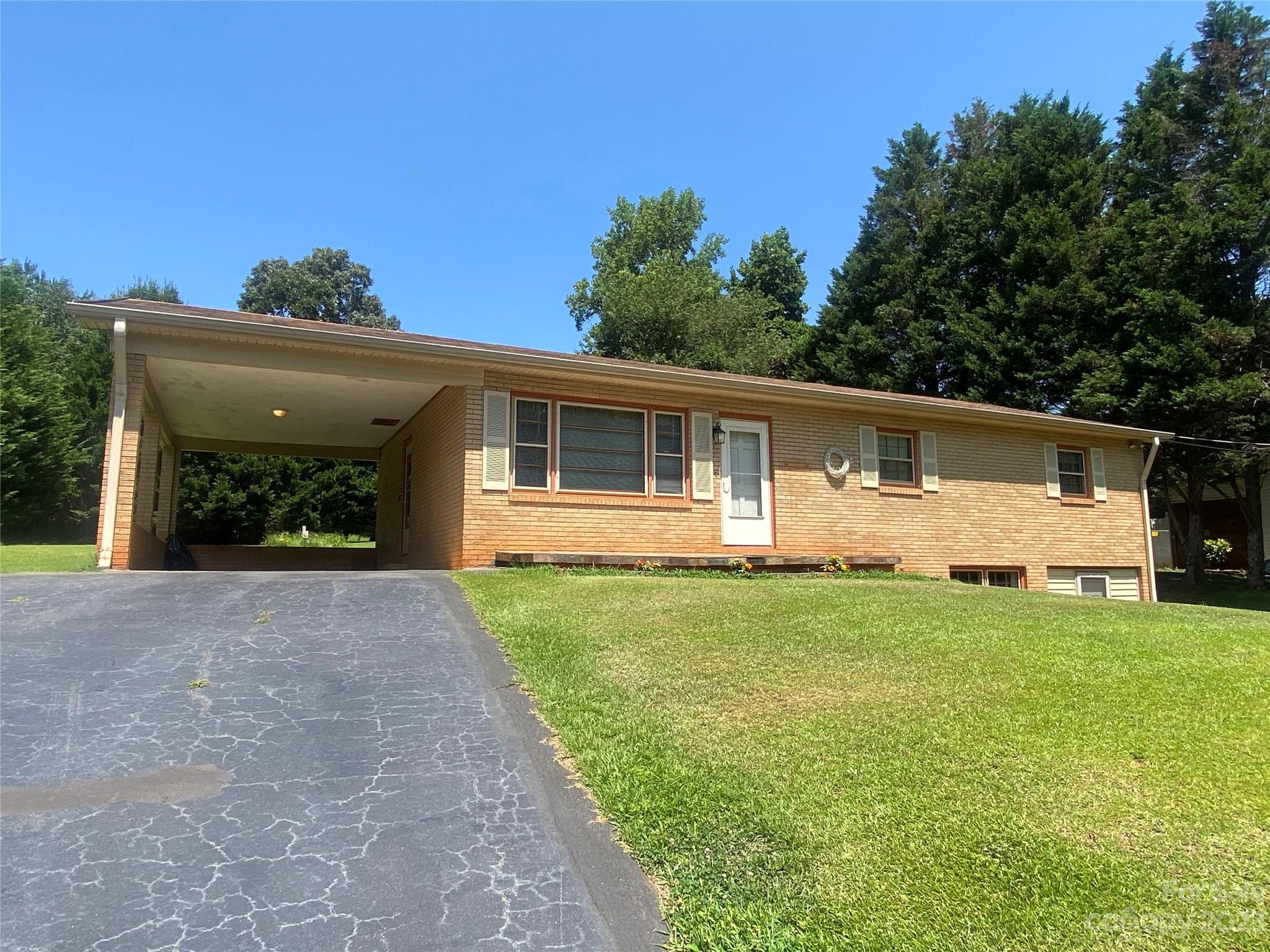 1862 Herbie Circle Newton NC 28658