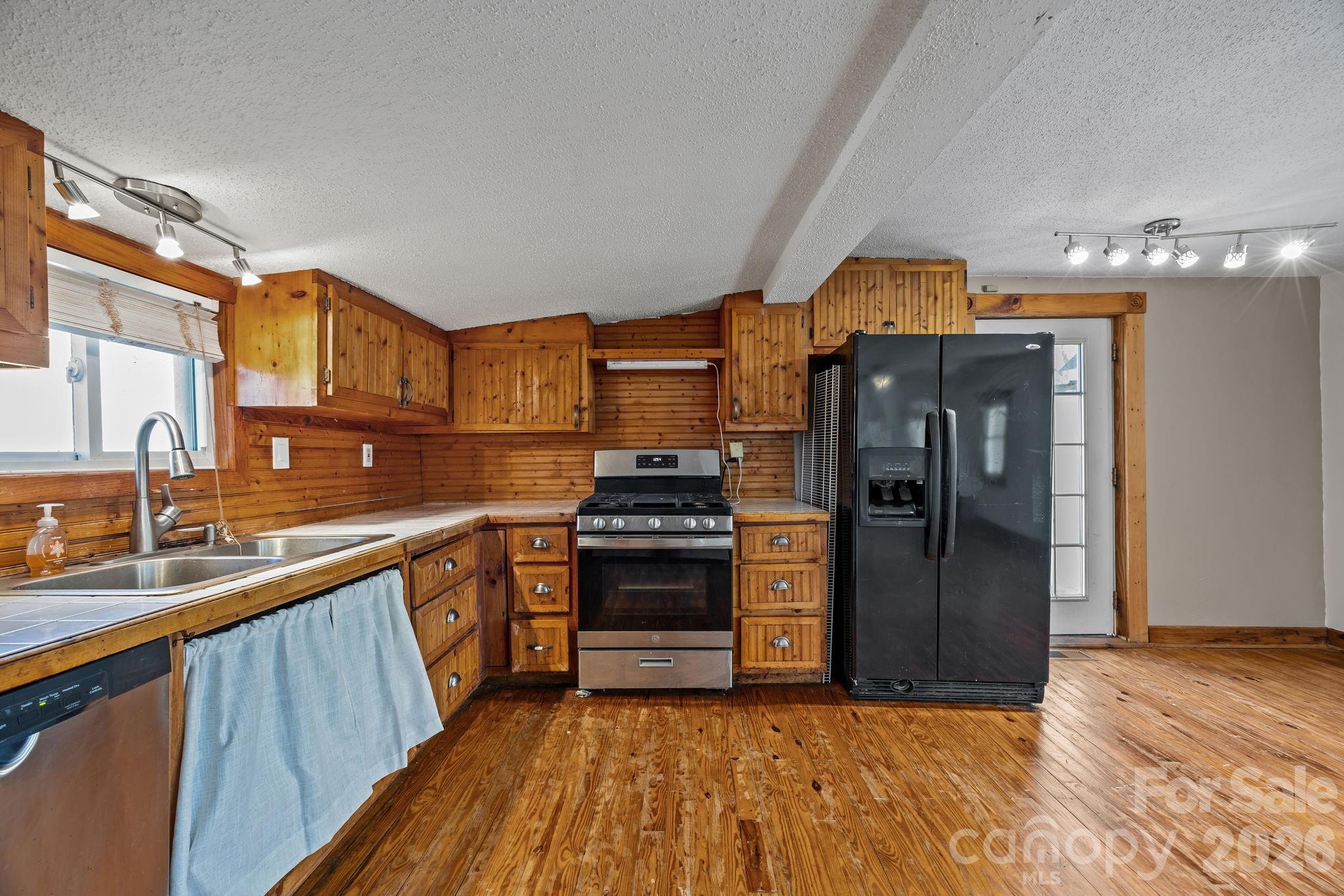 99 Wakefield Drive Hendersonville NC 28792