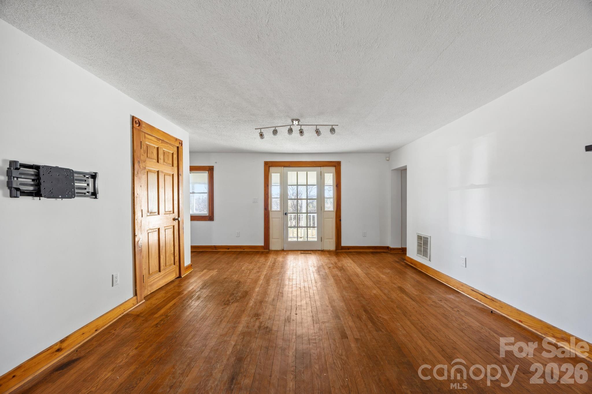 99 Wakefield Drive Hendersonville NC 28792