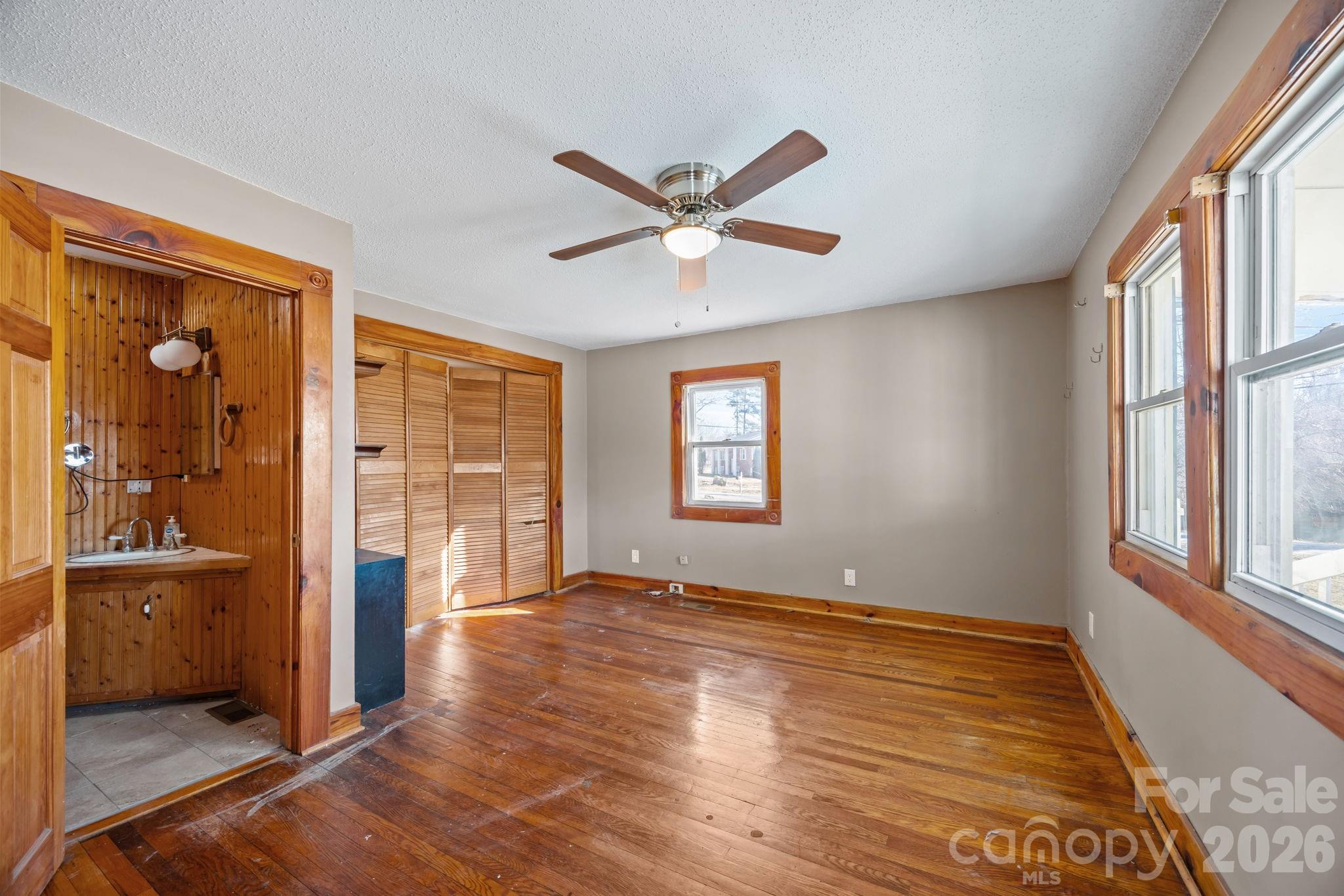 99 Wakefield Drive Hendersonville NC 28792
