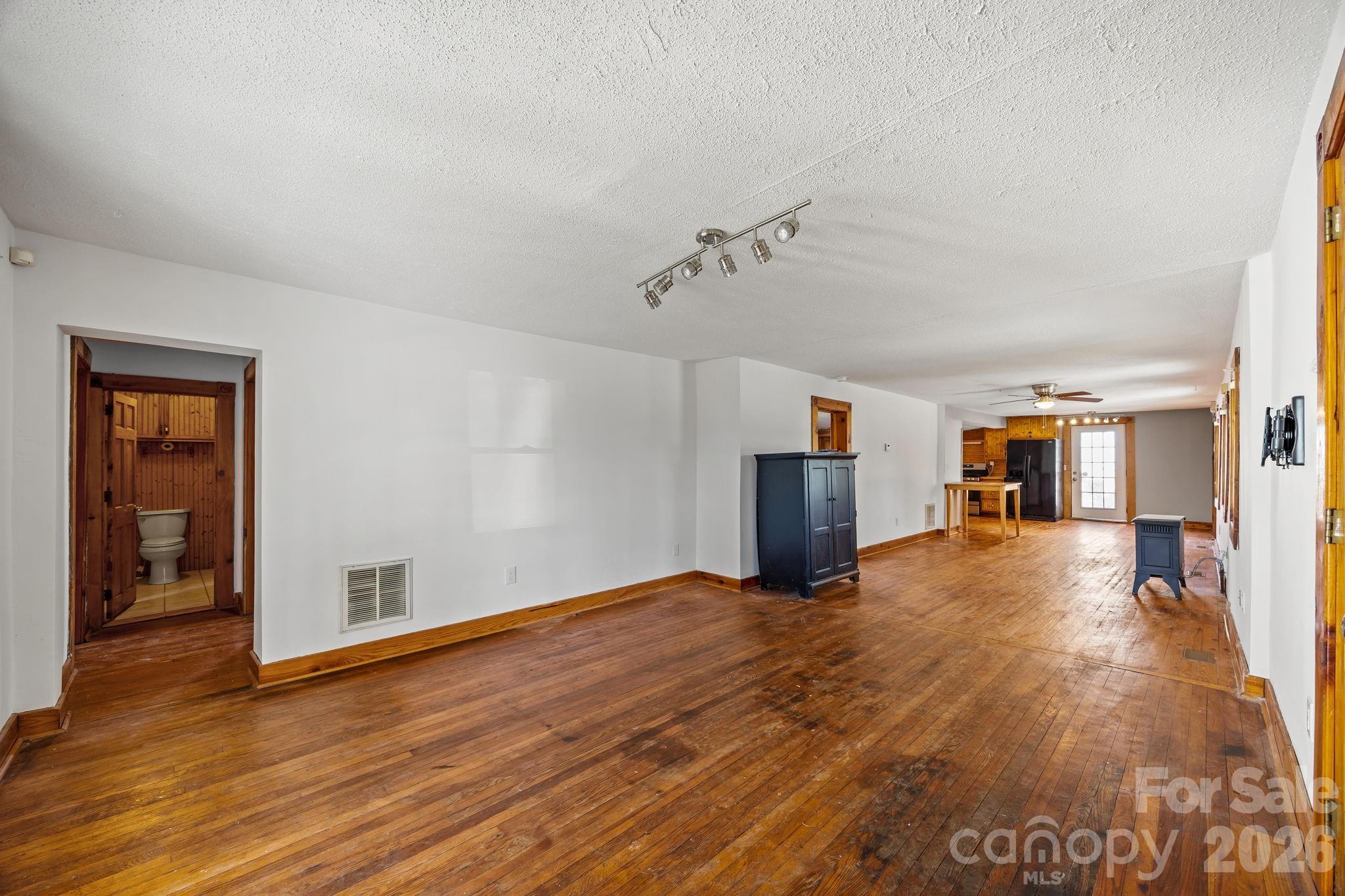 99 Wakefield Drive Hendersonville NC 28792