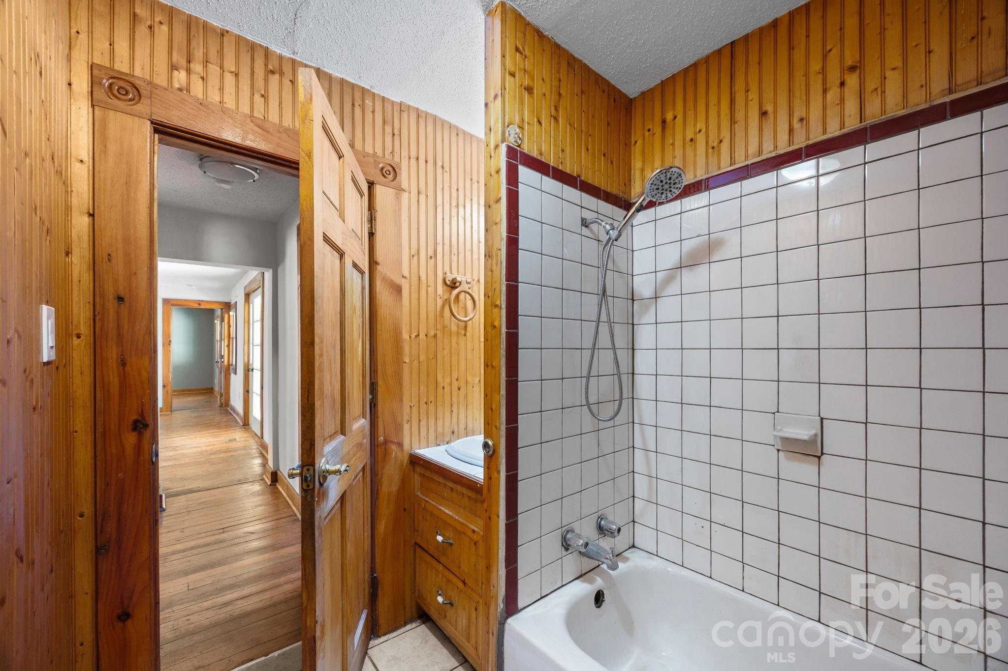 99 Wakefield Drive Hendersonville NC 28792