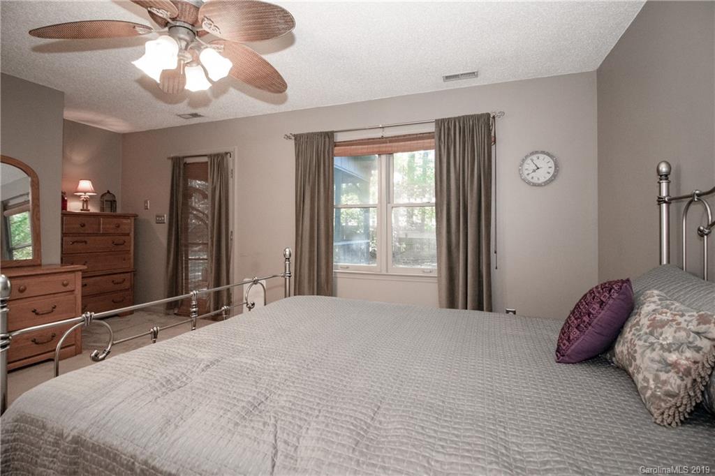 5024 Mount Holly Huntersville Road Charlotte NC 28216