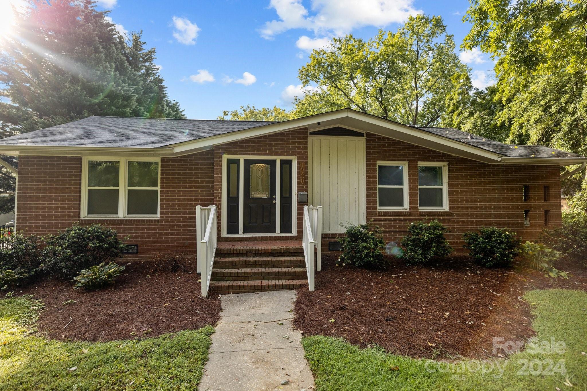 1308 Ashbrook Place Charlotte NC 28209