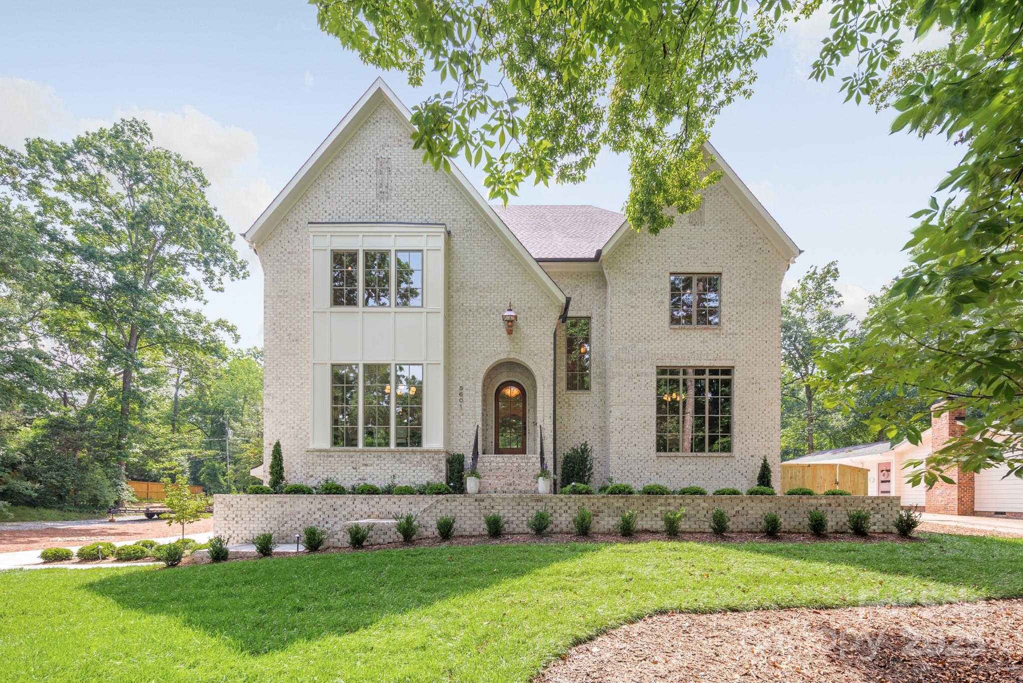 5601 Robinhood Road Charlotte NC 28211